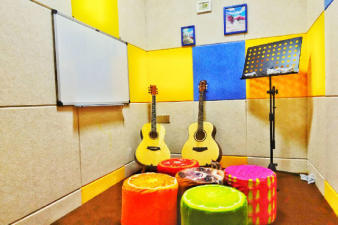 九龍坡綜合藝術(shù)培訓(xùn) 聲樂、吉他、架子鼓與鋼琴課程全解析